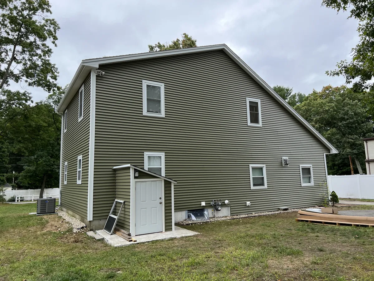 Complete Exterior Siding thumbnail - Siding project in Hudson, MA