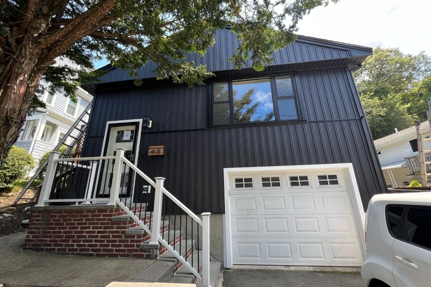 Professional siding, window and door installation across Massachusetts by Maia Construction, a licensed contractor based in Charlton